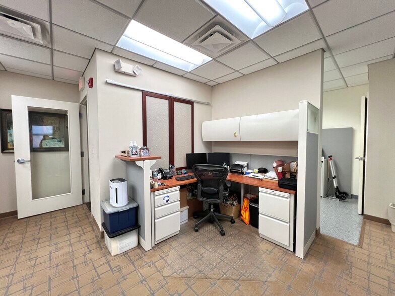 More Photos Of 1430 S Dixie Hwy, Coral Gables Office For Sale