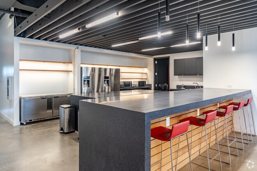 More Photos Of 711 N High St, Columbus Office Residential For Lease