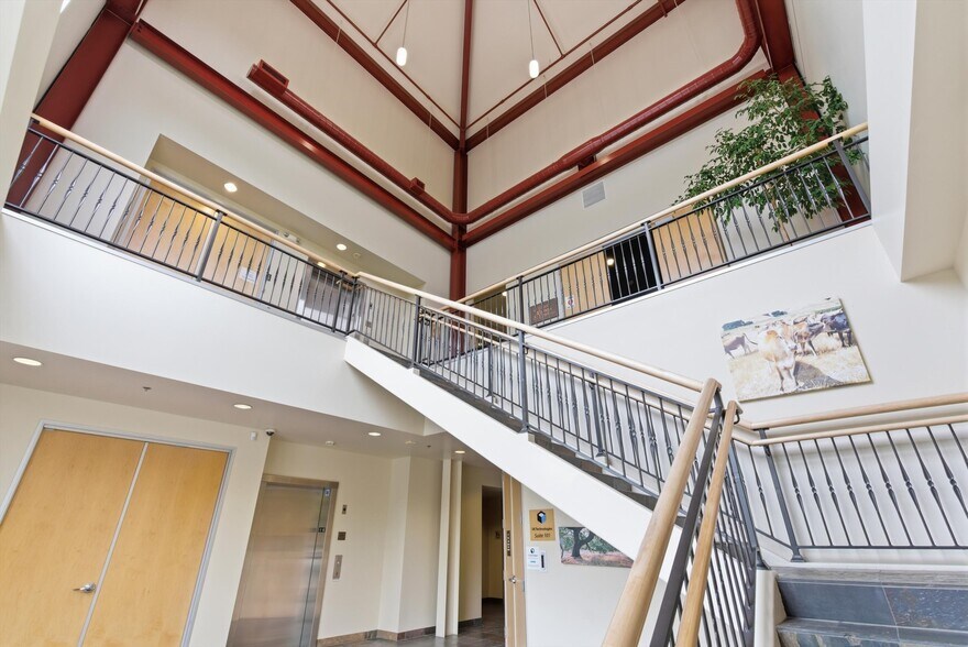 More Photos Of 1550 Airport Blvd, Santa Rosa Office For Lease