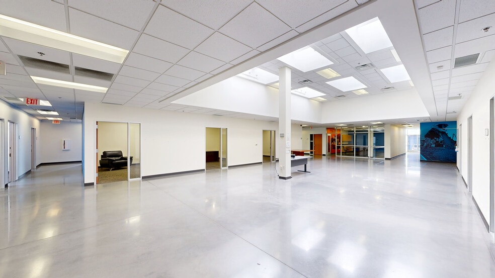 More Photos Of 2747 Oakland Ave, Garland Warehouse For Sale