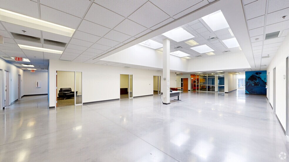 More Photos Of 2747 Oakland Ave, Garland Warehouse For Sale