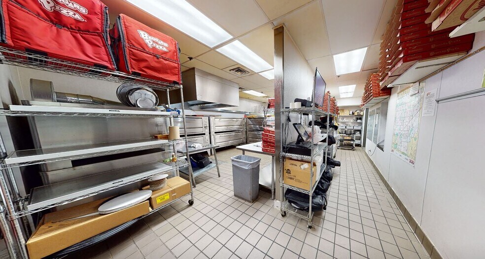 More Photos Of 300 Veterans Pky, Bolingbrook Restaurant For Sale