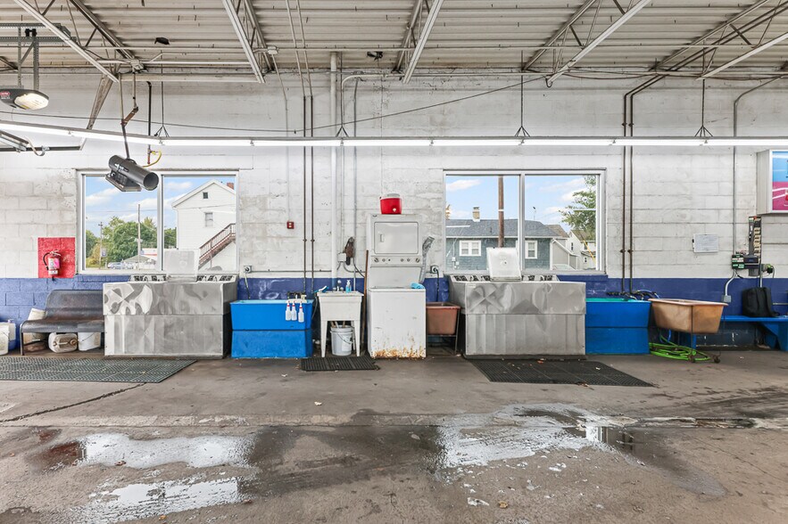 More Photos Of 44 E Harrison St, Alliance Carwash For Sale