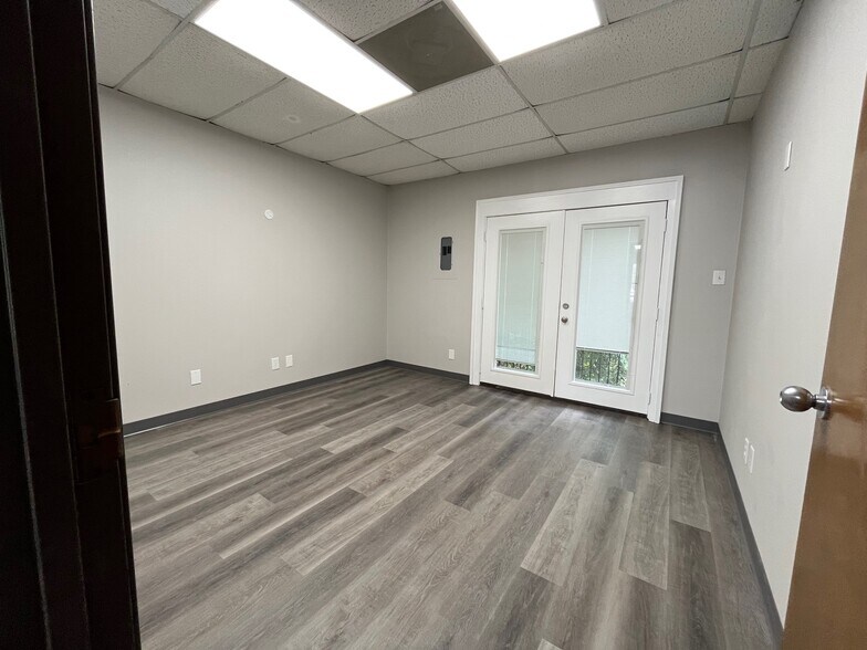 More Photos Of 7500 W Highway 71, Austin Office For Lease