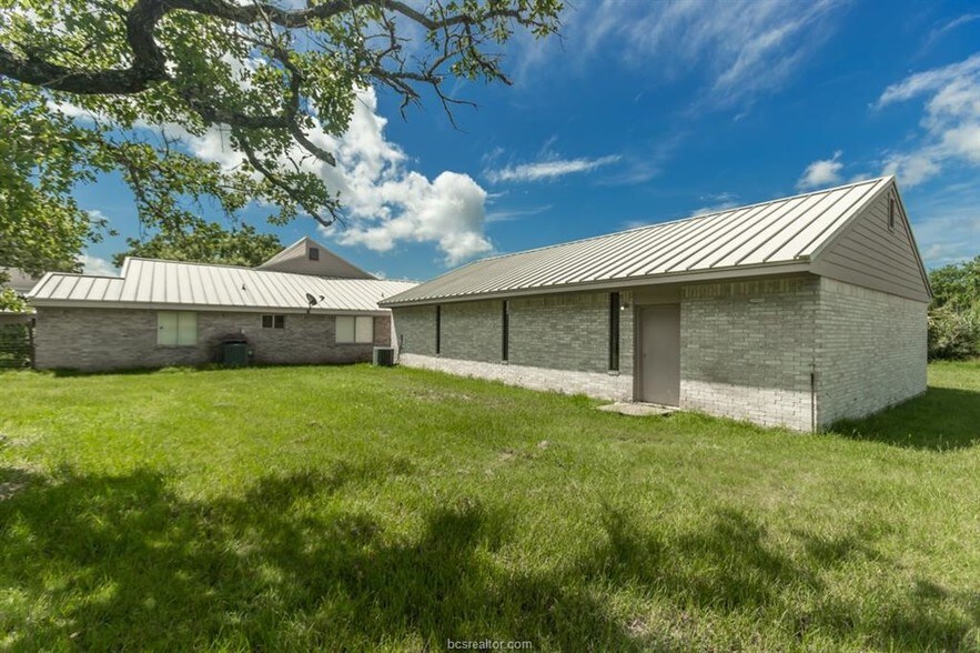 More Photos Of 993 Peach Creek Cut Off, College Station Office Residential For Sale