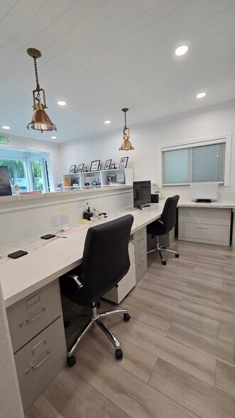 More Photos Of 85998 Overseas Hwy, Islamorada Office Residential For Lease