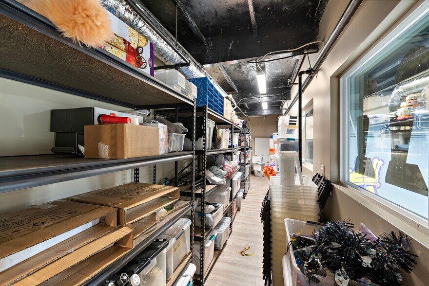 More Photos Of 615-623 S State College Blvd, Fullerton Distribution For Sale