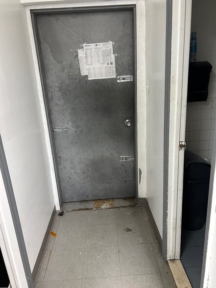 More Photos Of 4510 5th Ave, Brooklyn Storefront Retail Residential For Lease