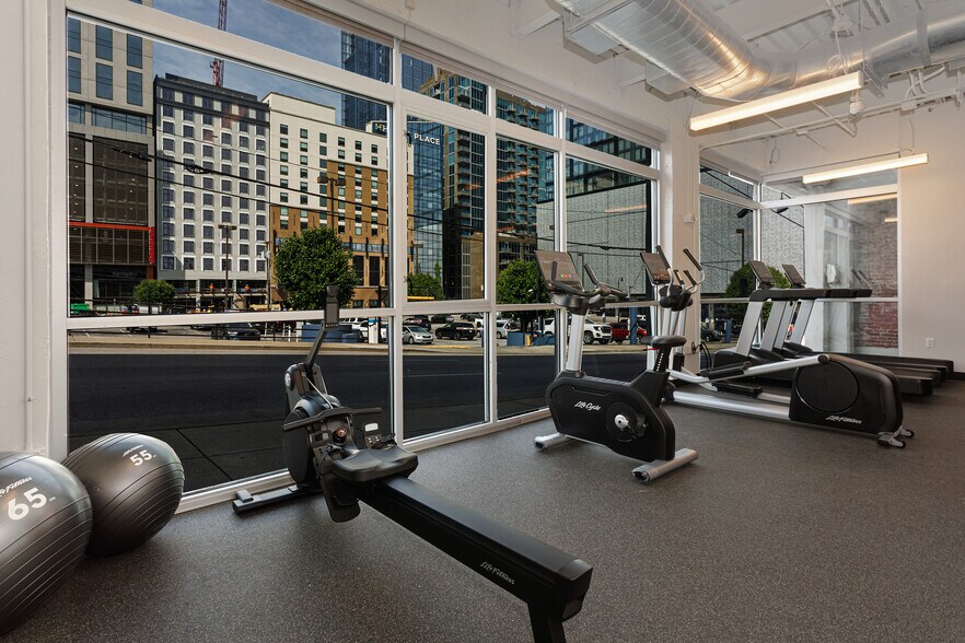 More Photos Of 300 2nd Ave S, Nashville Office For Sale