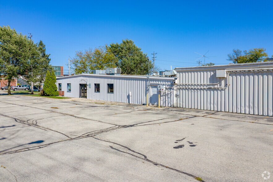 More Photos Of 612 E Lake St, Lake Mills Industrial For Sale