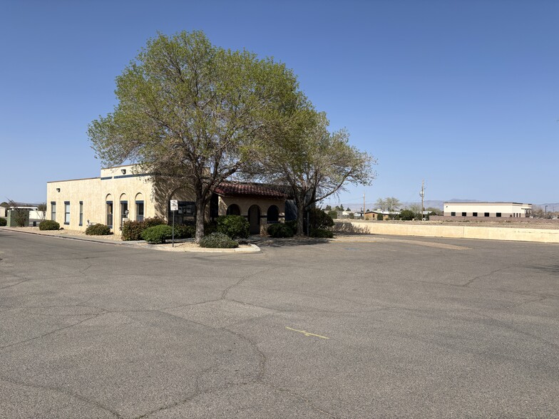 More Photos Of 1755 Airway Ave, Kingman Healthcare For Lease