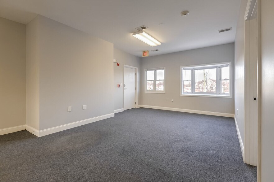 More Photos Of 5981 Columbia Pike, Falls Church Medical For Sale