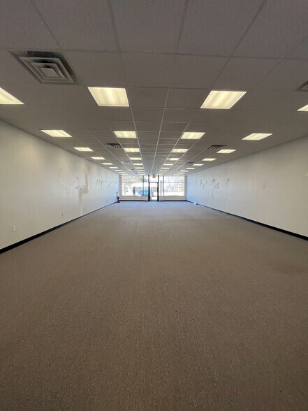 More Photos Of 204 E 6th St, Ridgely Storefront For Lease
