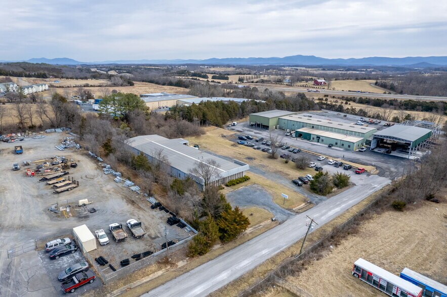 More Photos Of 52 Mid Valley Ln, Verona Warehouse For Lease