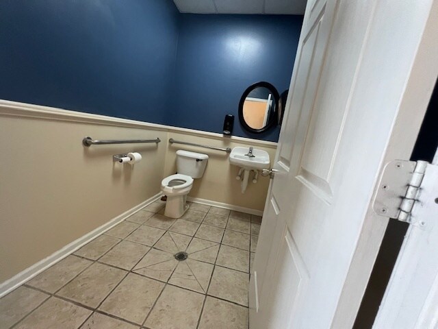 More Photos Of 2742 Barney Ct, McHenry Warehouse For Lease