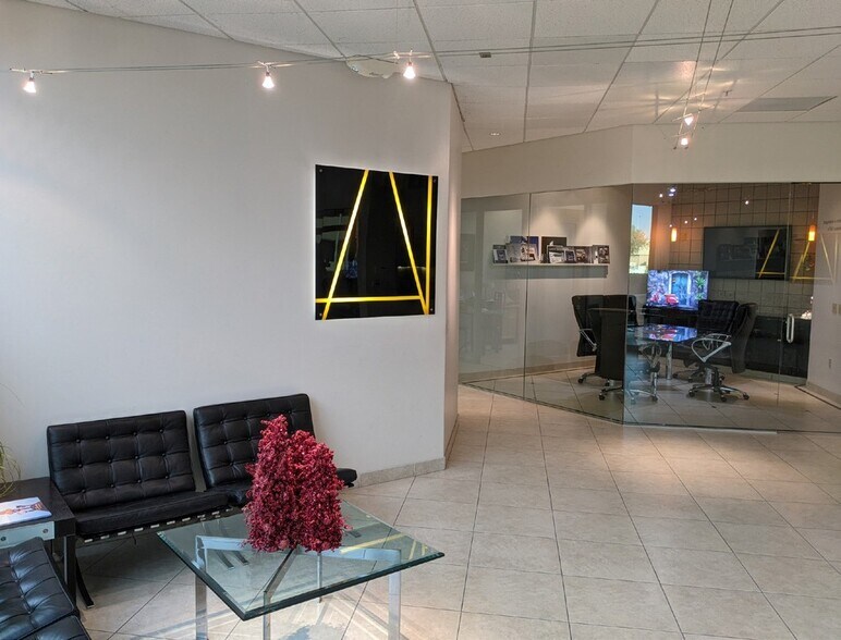 More Photos Of 7055 W Oakland St, Chandler Warehouse For Sale