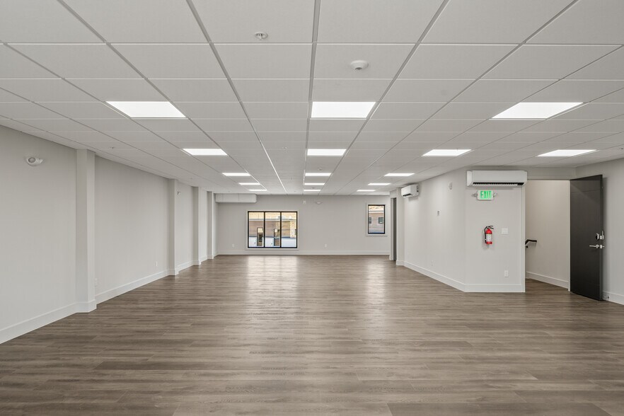 More Photos Of 4554 Forestdale Dr, Park City Light Manufacturing For Lease