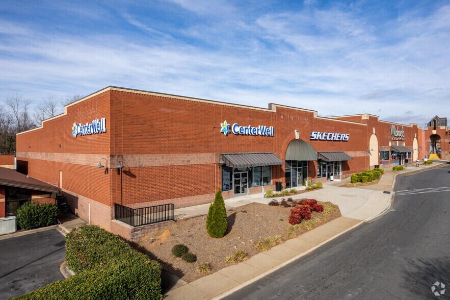 More Photos Of 2924-3036 E Franklin Blvd, Gastonia Unknown For Lease