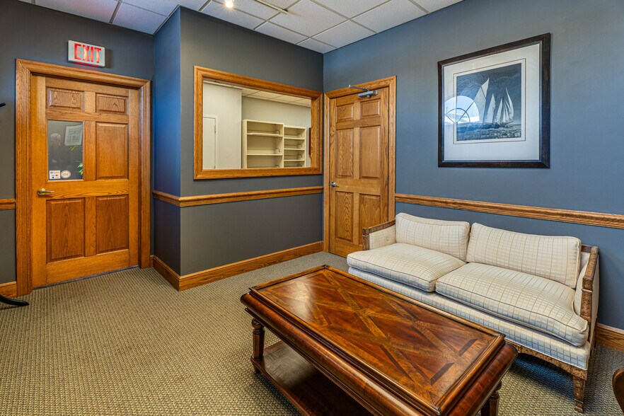 More Photos Of 6490 Main St, Buffalo Medical For Lease