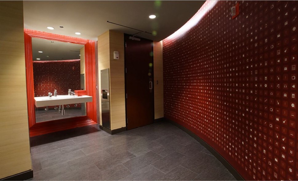 More Photos Of 1900 W Pl NE, Washington Office For Lease