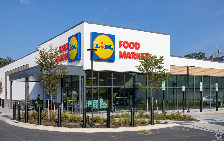 More Photos Of 1504 Havenwood Rd, Baltimore Supermarket For Lease