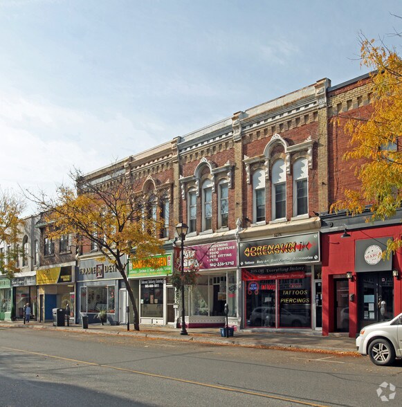 More Photos Of 106-116 Brock St S, Whitby Storefront Retail Residential For Lease