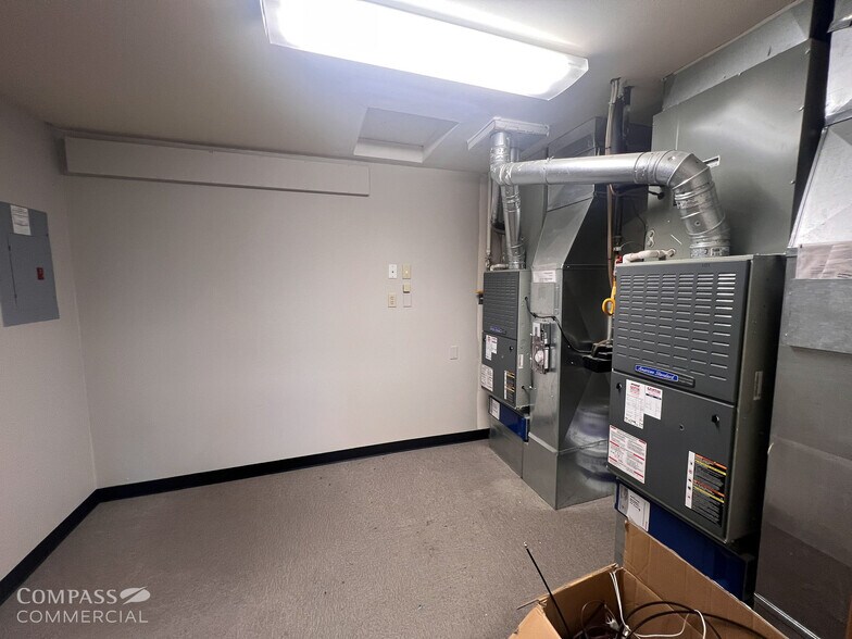 More Photos Of 354 NE Norton Ave, Bend Office For Lease