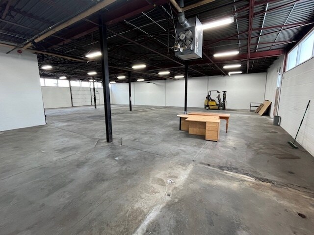 More Photos Of 161 Bartley Dr, Toronto Manufacturing For Lease