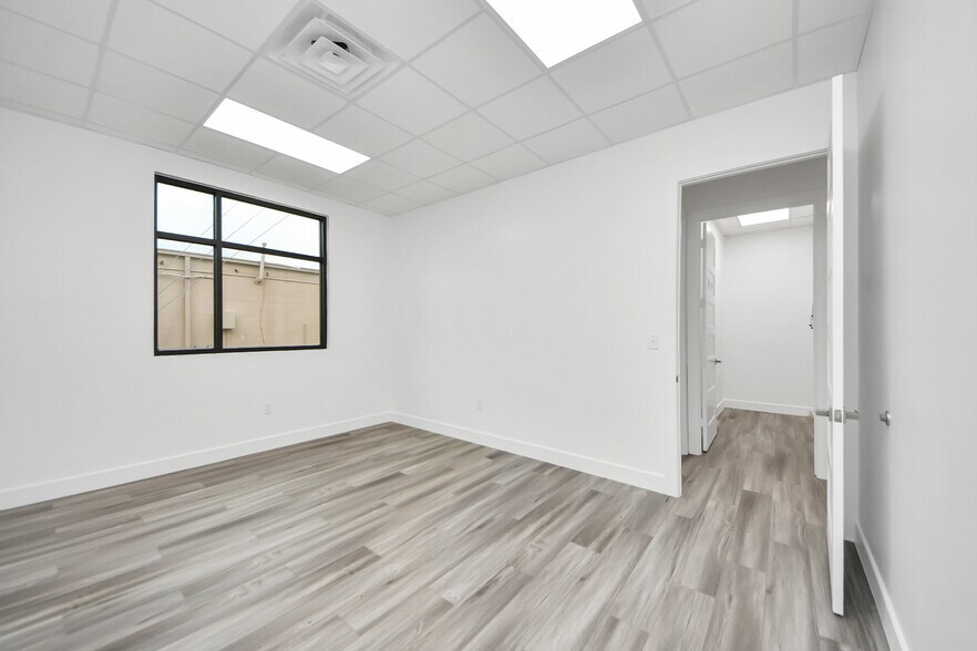 More Photos Of 4807 Sugar Grove Blvd, Stafford Medical For Lease