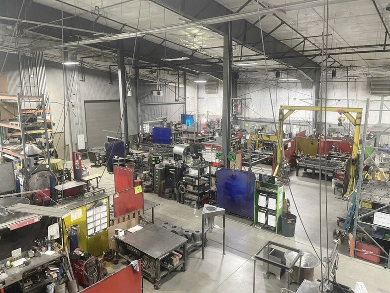 More Photos Of 850 Hawthorne Ave, Ponderay Manufacturing For Lease
