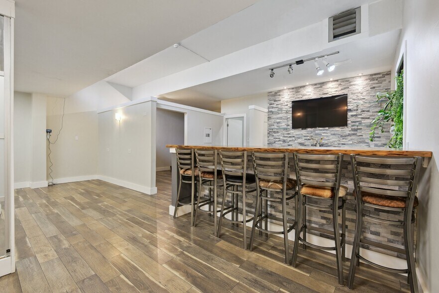 More Photos Of 2 Adams St, Denver Apartments For Sale