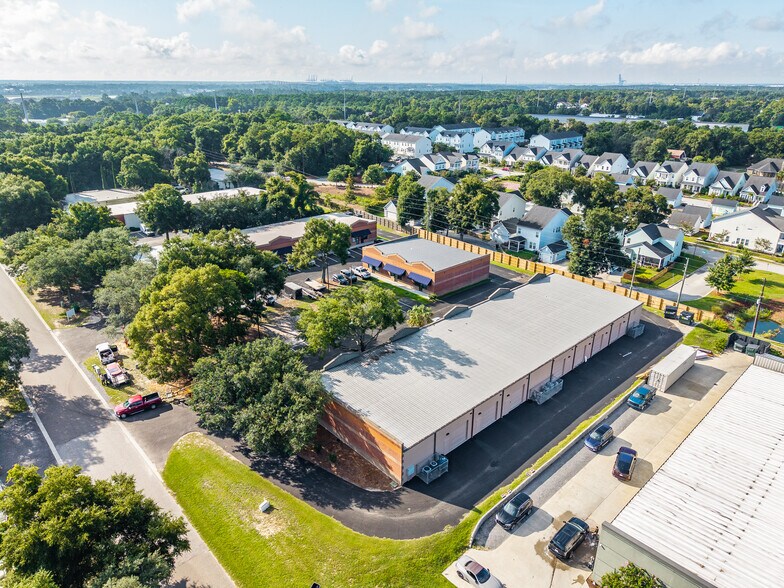 More Photos Of 461 Jessen Ln, Charleston Unknown For Lease