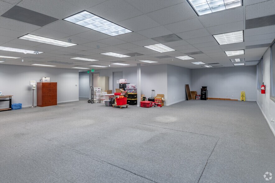 More Photos Of 2020 N Broadway, Santa Ana Office For Sale