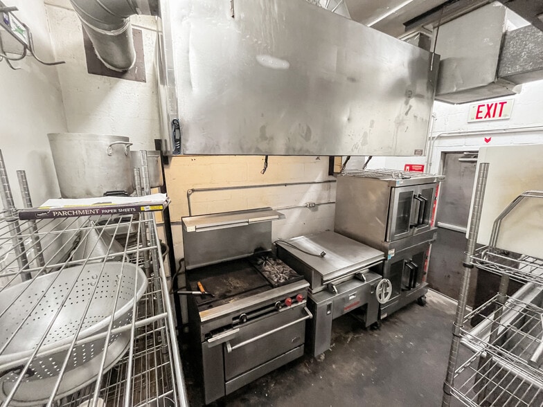 More Photos Of 112 Pine St, Texarkana Restaurant For Sale