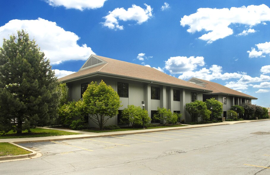 More Photos Of 2075 Foxfield Rd, St Charles Medical For Lease