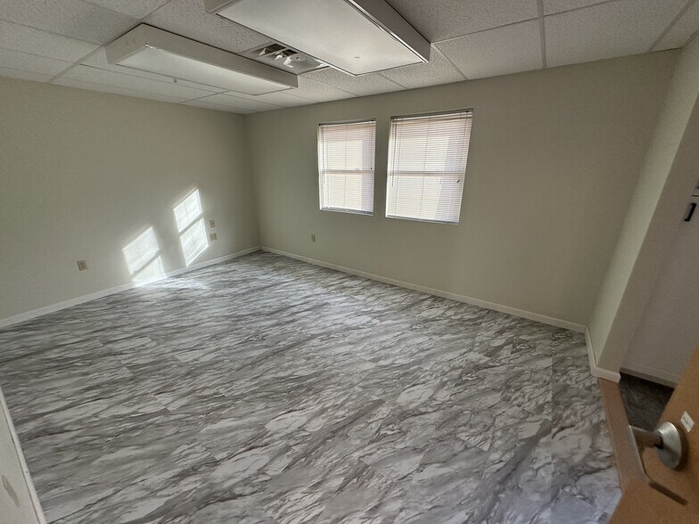 More Photos Of 126 Spurwink Ave, Cape Elizabeth Schools For Lease