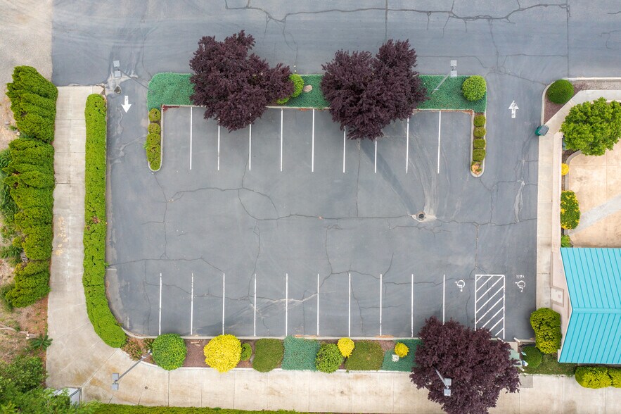 More Photos Of 1045 W Columbia Dr, Kennewick Storefront Retail Office For Sale