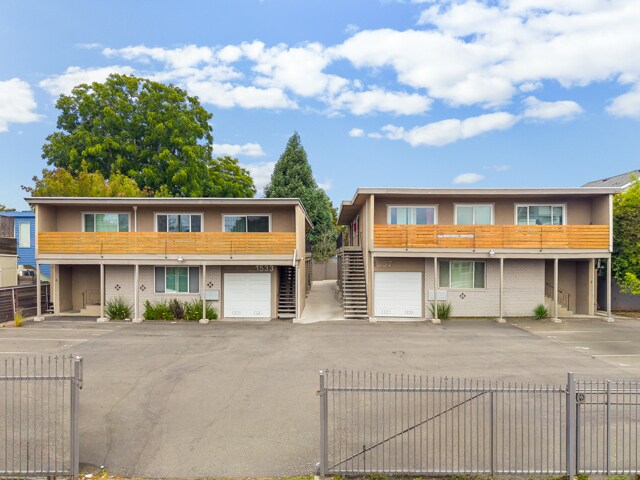 More Photos Of 1533-1537 Harmon St, Berkeley Apartments For Sale