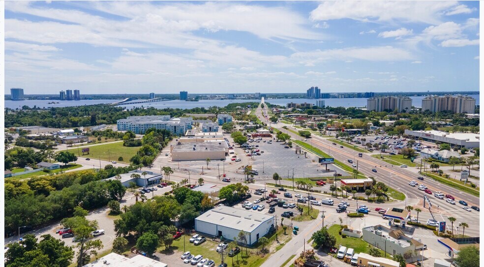 More Photos Of 236 Pondella Rd, North Fort Myers Auto Repair For Sale