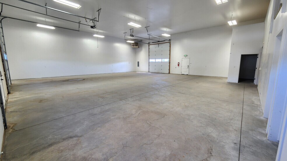 More Photos Of 3946 Professional Way, Idaho Falls Warehouse For Lease