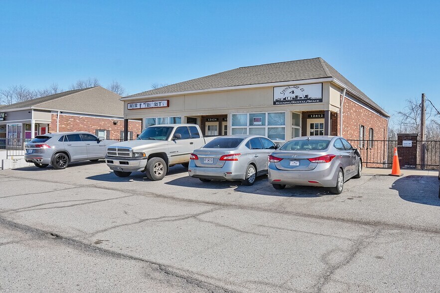 More Photos Of 12412 Lusher Rd, Saint Louis General Retail For Lease