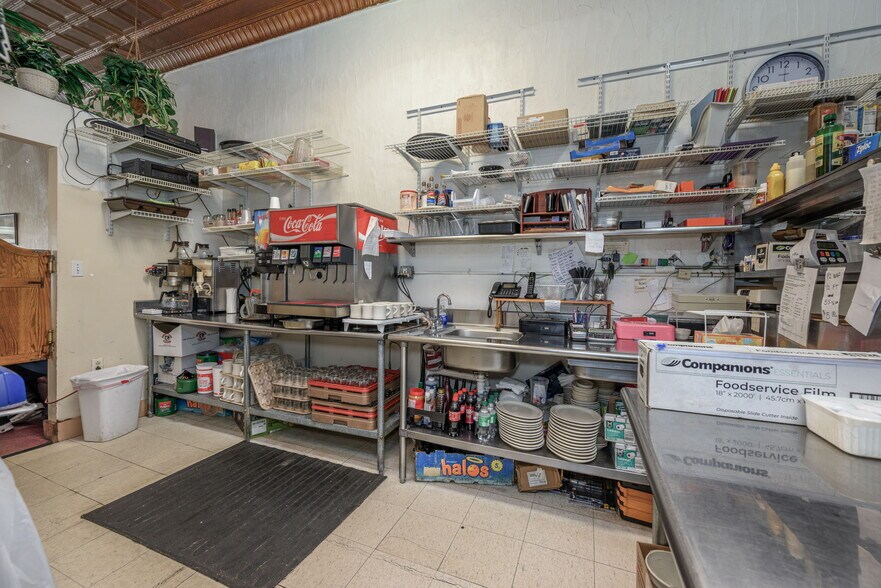 More Photos Of 314 Pioneer St, Akron Storefront For Sale