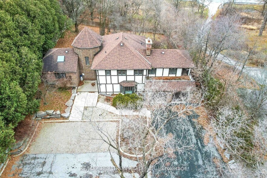 More Photos Of 16003 Yonge St, Aurora Land For Sale