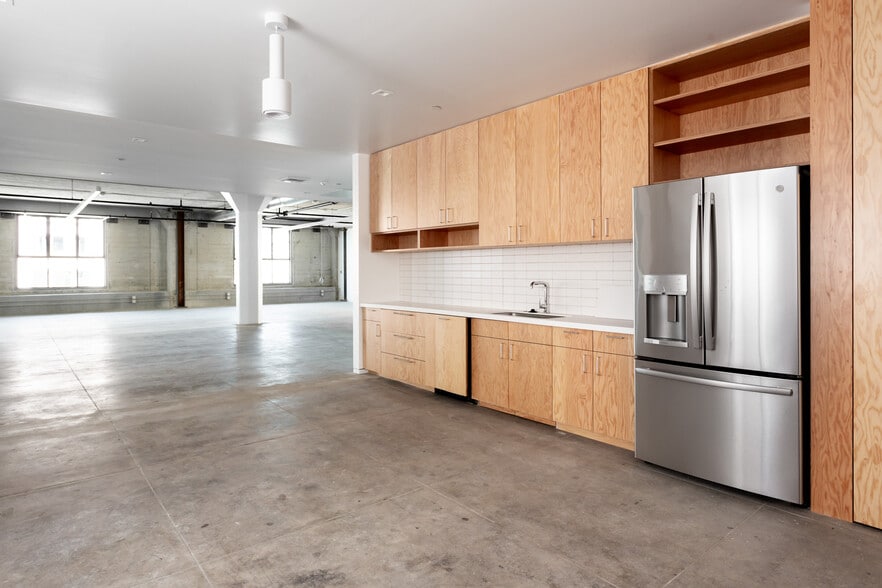 More Photos Of 755 S Los Angeles St, Los Angeles Loft Creative Space For Lease