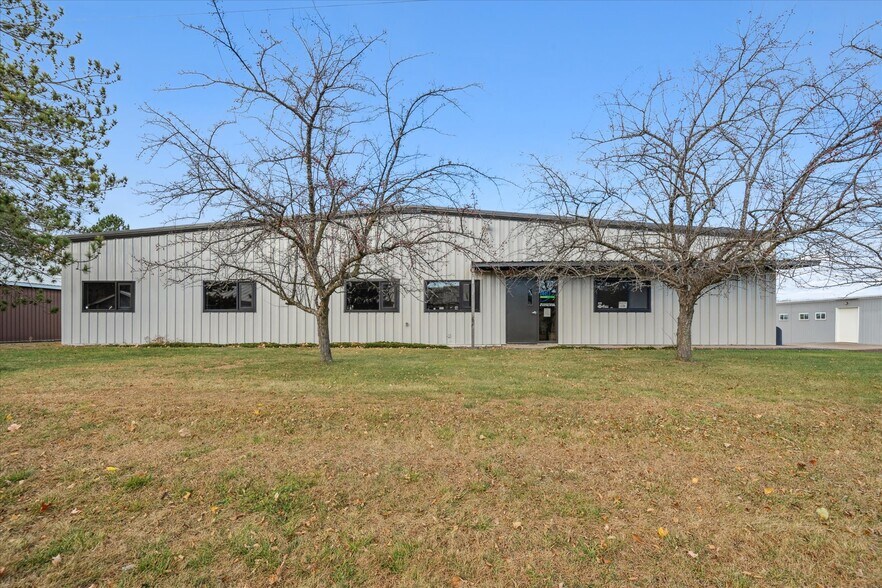 More Photos Of 605 Industrial Pky, Saint Croix Falls Manufacturing For Lease