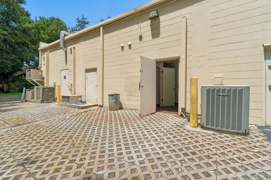 More Photos Of 8525-8549 Gunn Hwy, Odessa Unknown For Lease