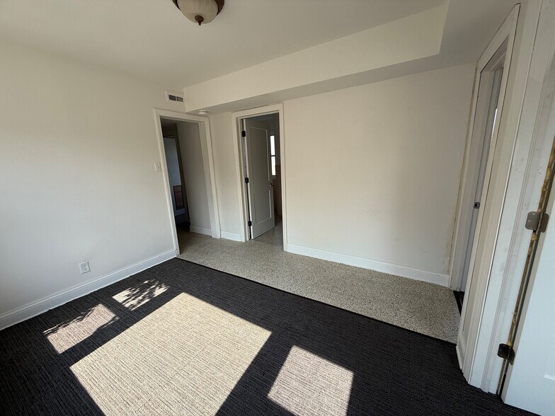 More Photos Of 100-102 N Ohio St, Aurora Storefront Retail Residential For Sale