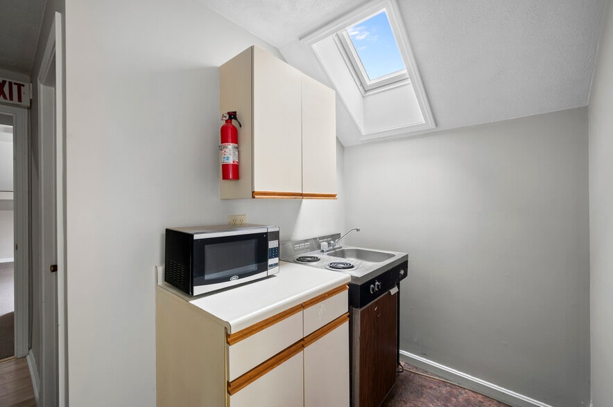 More Photos Of 2425 Lafayette Rd, Portsmouth Office Residential For Sale