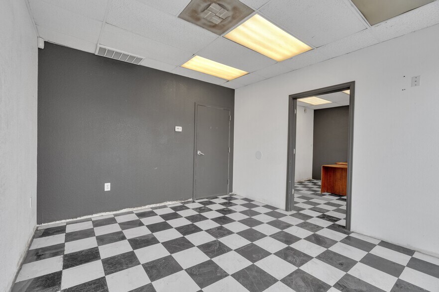 More Photos Of 332 Norfolk St, Aurora Warehouse For Sale