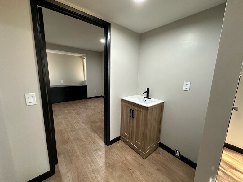 More Photos Of 1825 N Oxnard Blvd, Oxnard Loft Creative Space For Lease